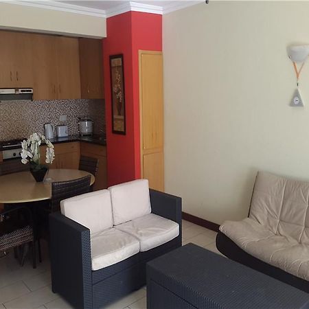 Les Peupliers Studios And Apartments Flic en Flac Екстер'єр фото
